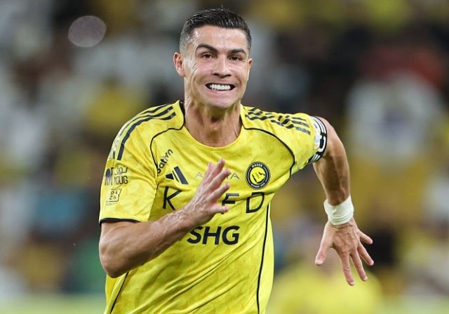 Ronaldo toa sang, Al Nassr doi lai ngoi dau SPL hinh anh