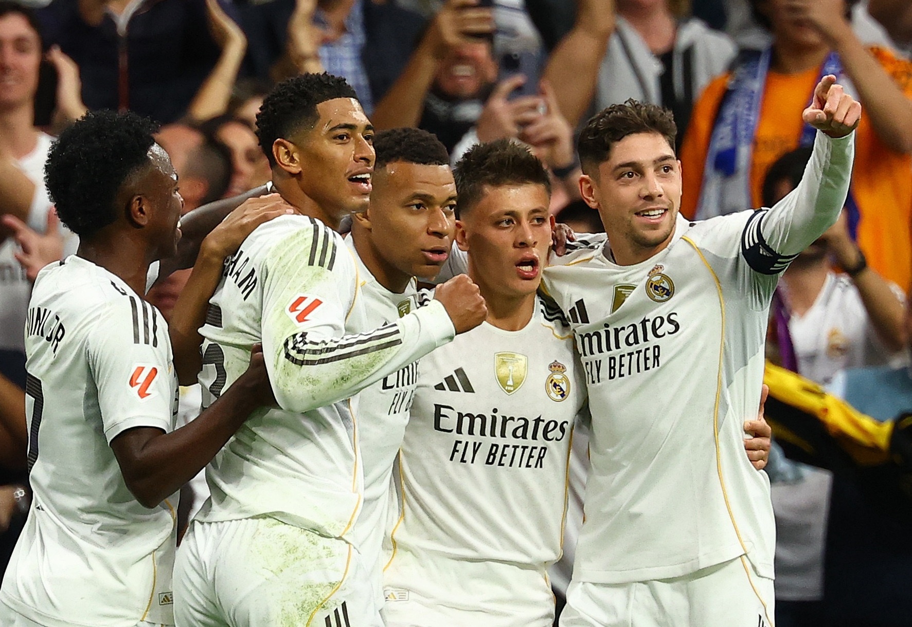 Mbappe toa sang giup Real ha Barca hinh anh