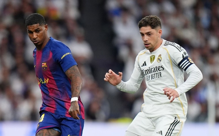 Real Madrid 2-1 Barcelona: Ban thang lien tiep hinh anh