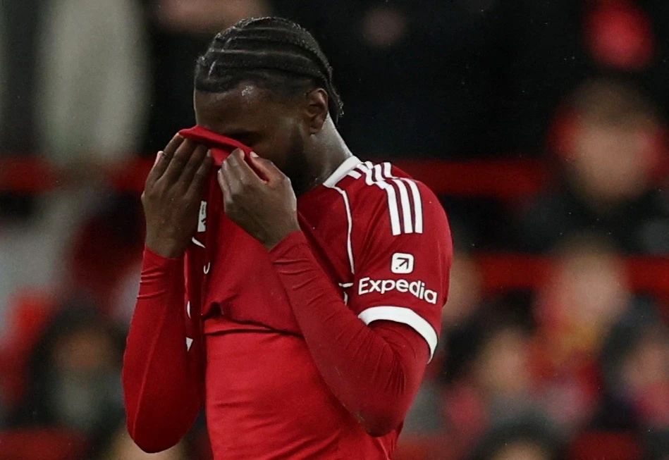 Liverpool tham bai tren san nha hinh anh