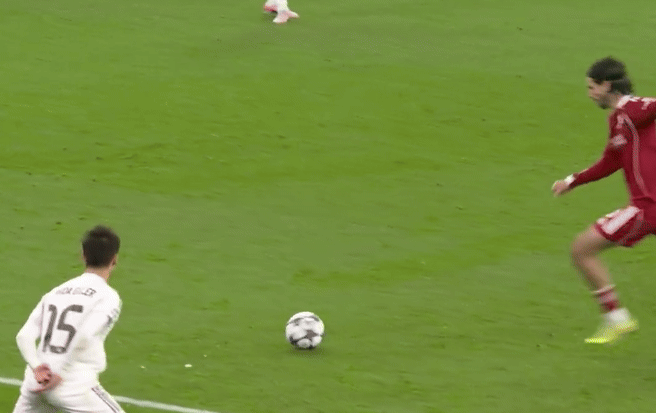 Quyet dinh gay phan no trong ngay Real Madrid bai tran hinh anh