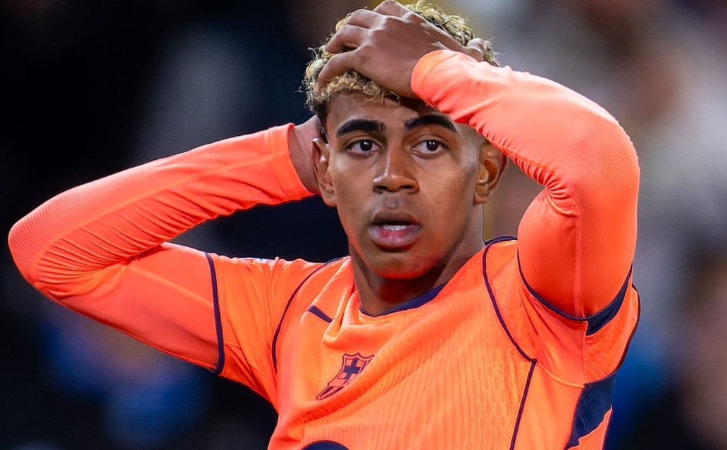 Co dong vien can loi voi Yamal hinh anh