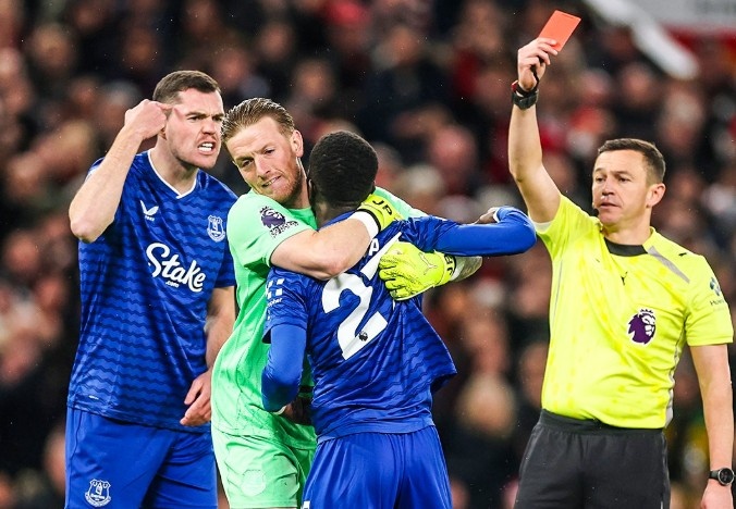 The do hy huu trong tran thua cua MU hinh anh