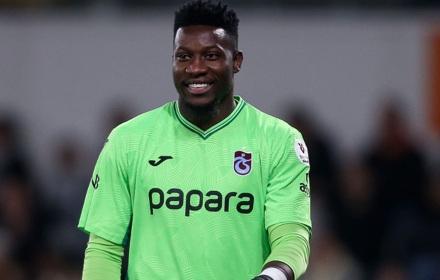 Onana cung dong doi noi dai mach bat bai hinh anh