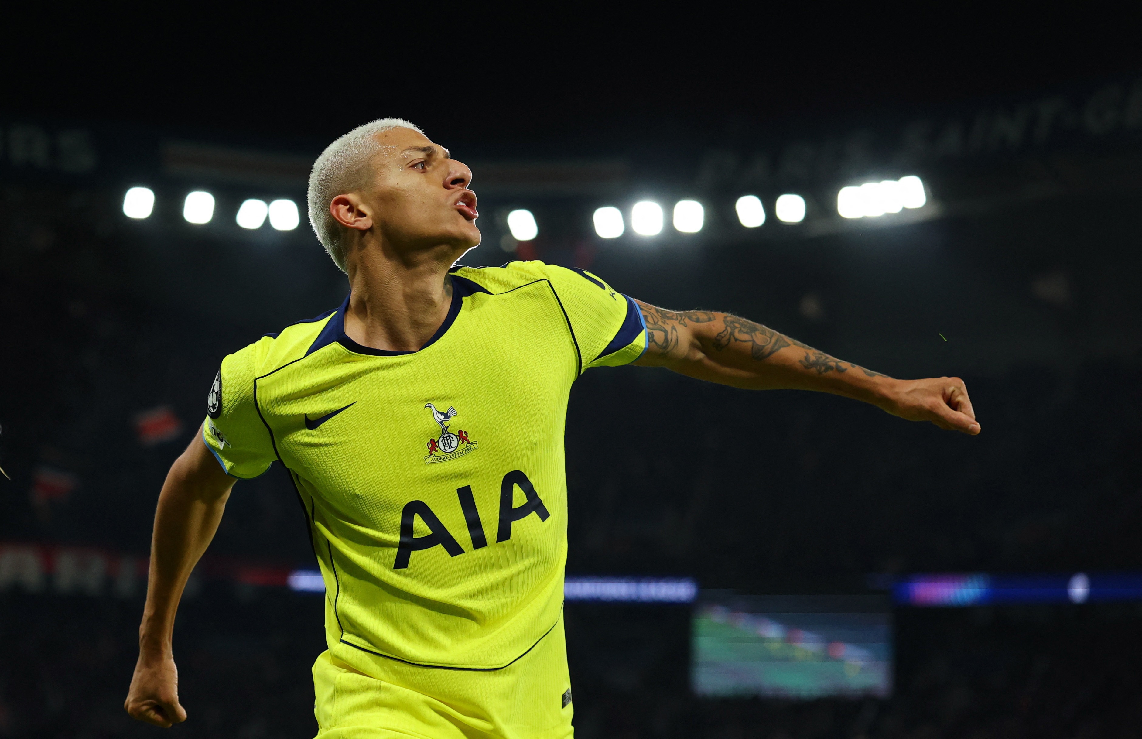 Tran cau dien ro giua PSG va Tottenham hinh anh