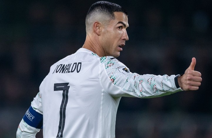 Phan ung cua Ronaldo khi Bo Dao Nha lan dau vo dich World Cup U17 hinh anh