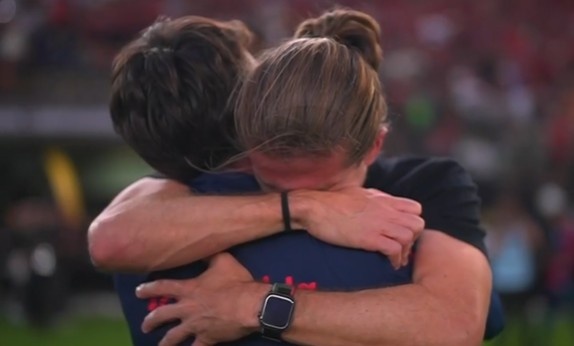 HLV Filipe Luis bat khoc sau chuc vo dich lich su hinh anh