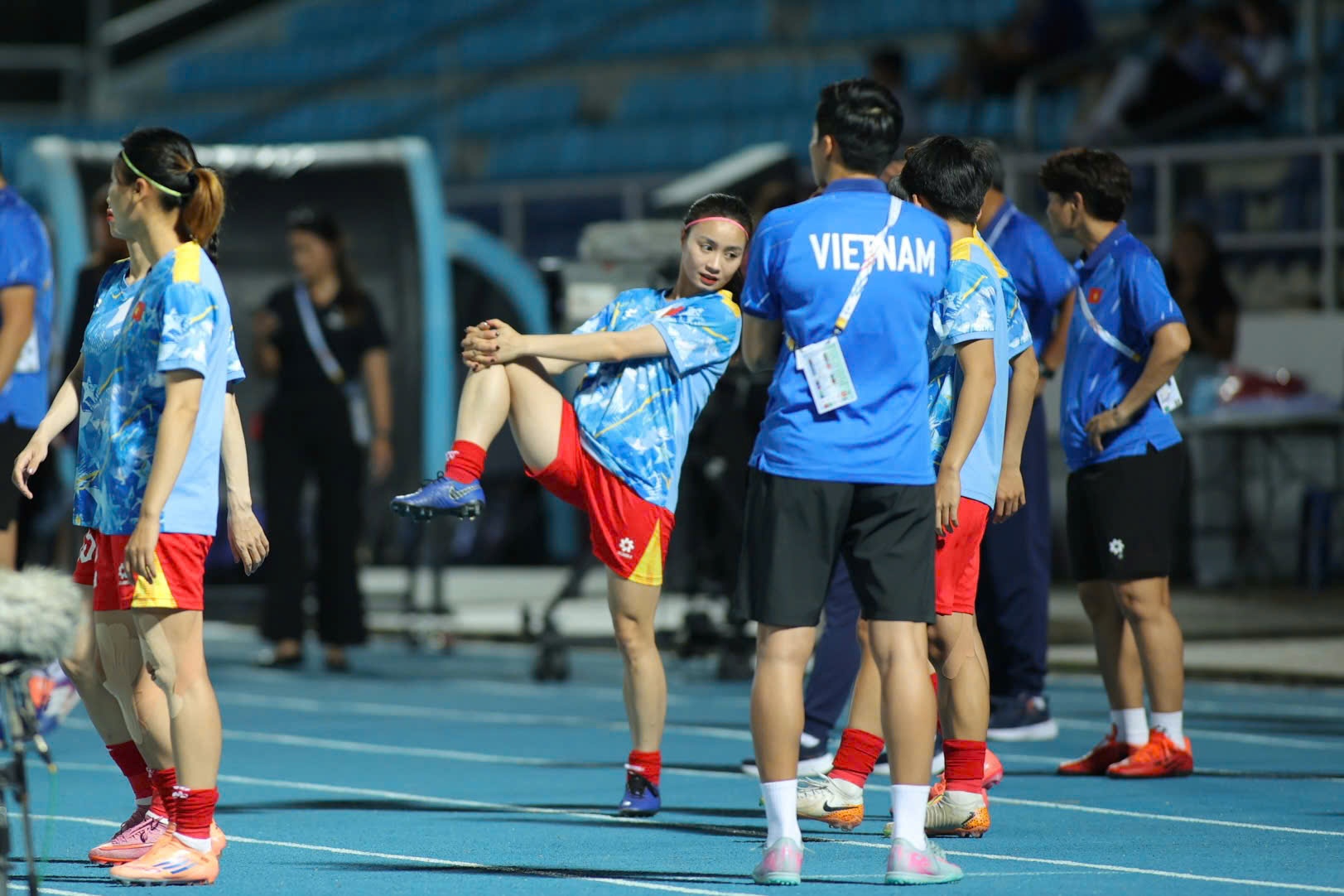 tuyen nu Viet Nam anh 4