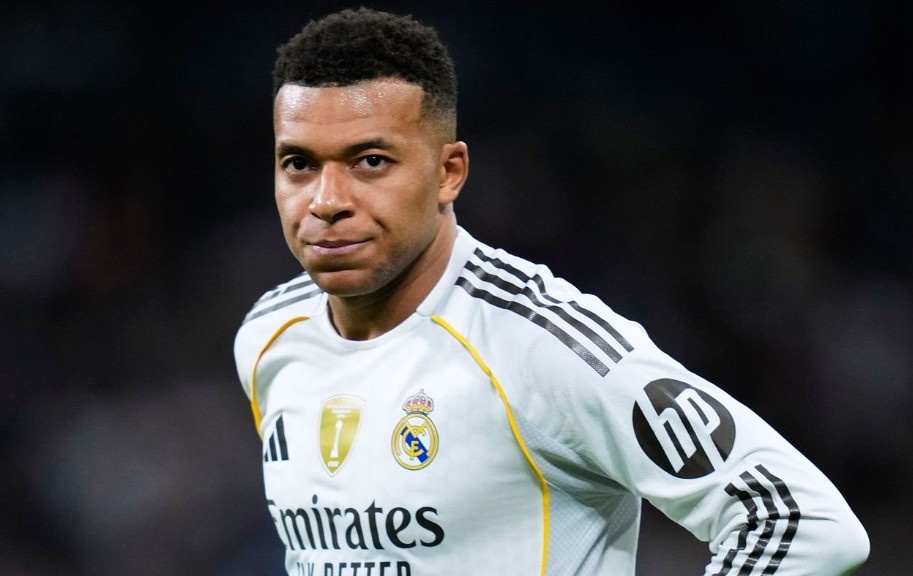 Tranh cai nay lua o doi hinh hay nhat nam hinh anh