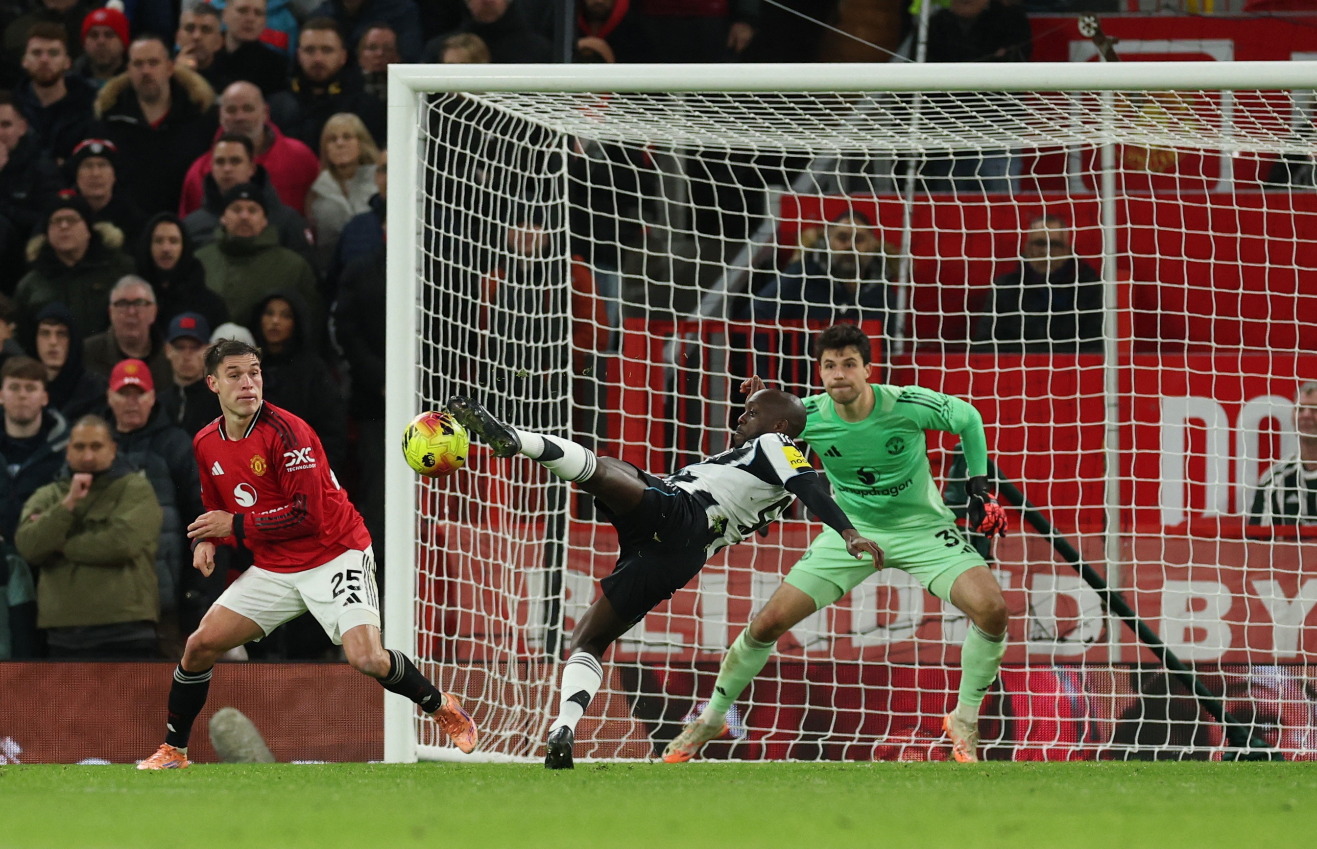 MU vs Newcastle anh 4