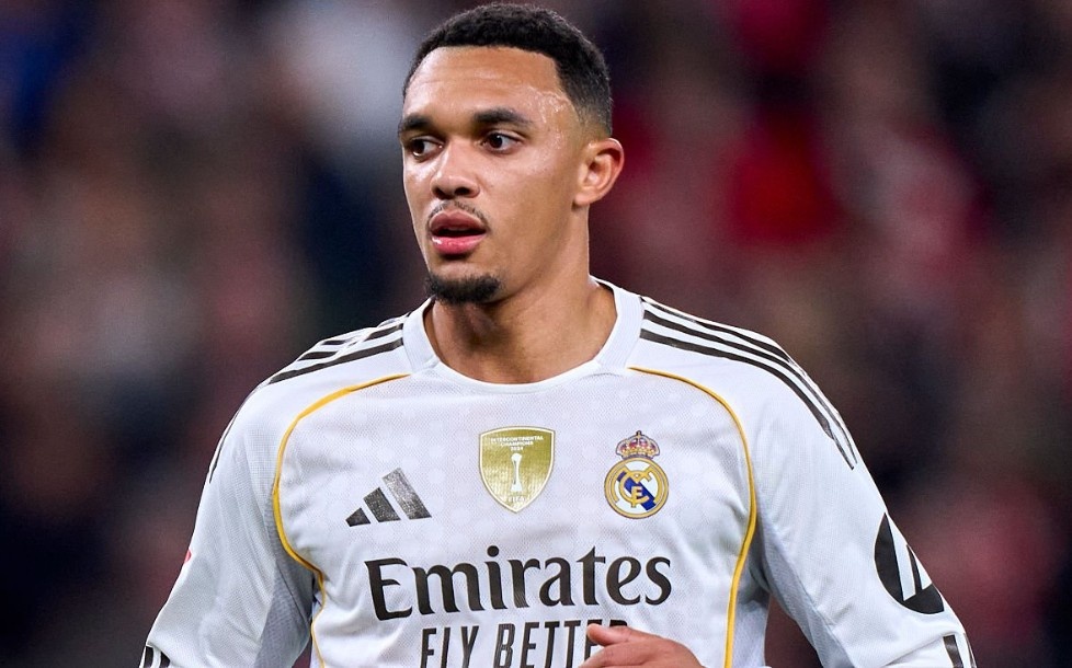 Alexander-Arnold duoc mo duong roi Real hinh anh