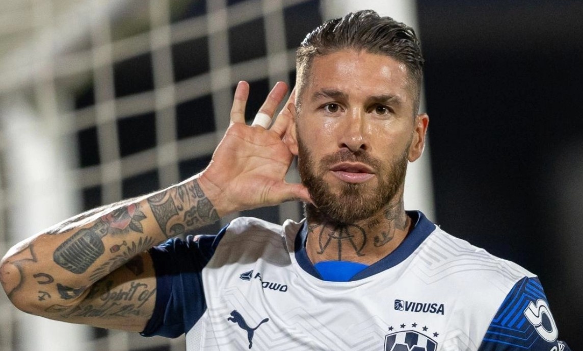 Ben do bat ngo danh cho Ramos hinh anh