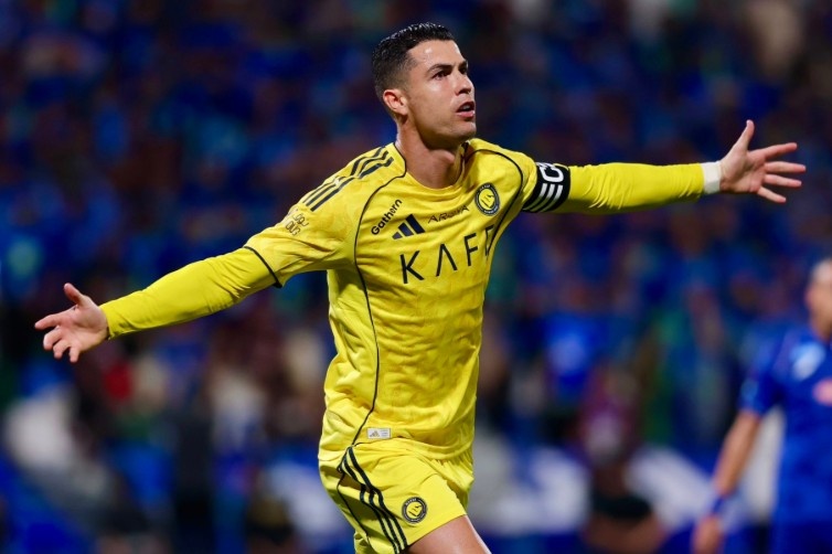 Ronaldo toa sang trong ngay tro lai hinh anh