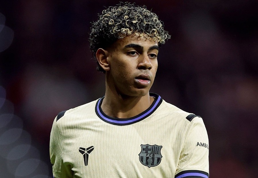 Barca day song vi de nghi 300 trieu euro hinh anh