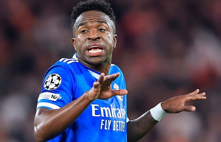 To bi goi 'con khi', Vinicius van phai nhan the vang hinh anh