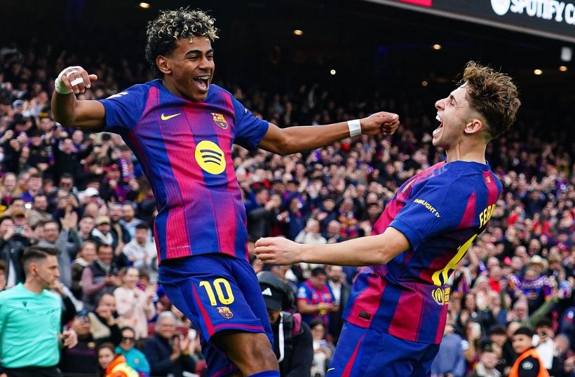 Yamal lan dau lap hat-trick hinh anh