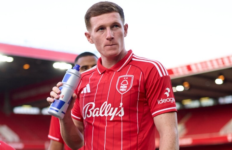 Phot lo MU, ngoi sao tram trieu bang chon Man City hinh anh