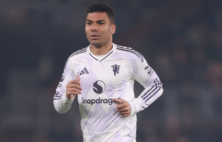 Ben do bat ngo mo ra voi Casemiro hinh anh