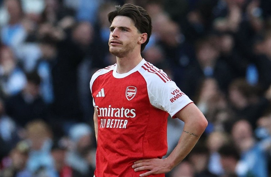 Thua Man City, Arsenal sap tan mong vo dich Ngoai hang Anh hinh anh