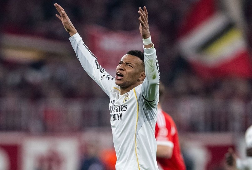 Guc nga truoc Bayern, Real co mua giai trang tay hinh anh