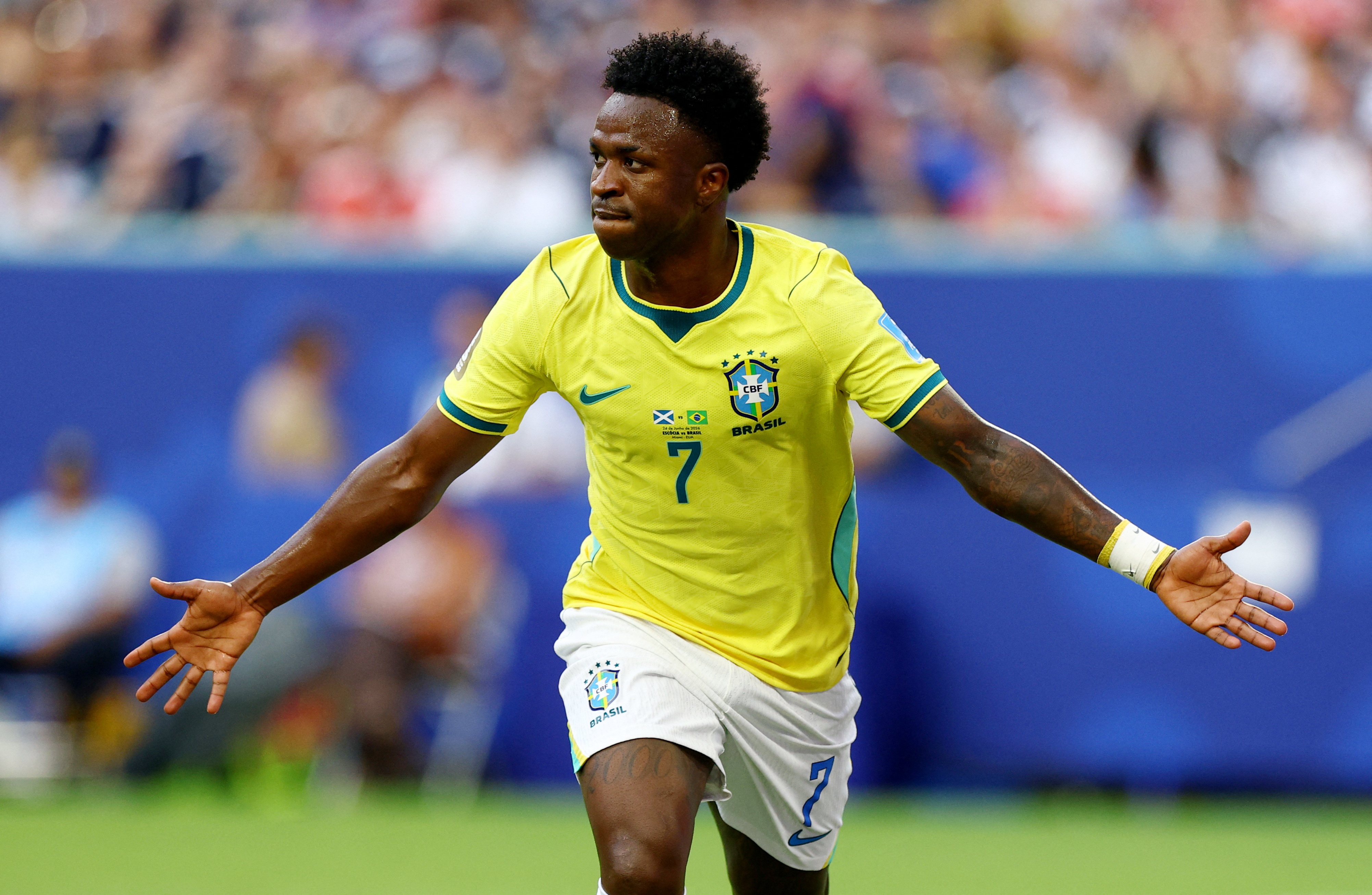 Scotland 0-1 Brazil: Vinicius toa sang hinh anh