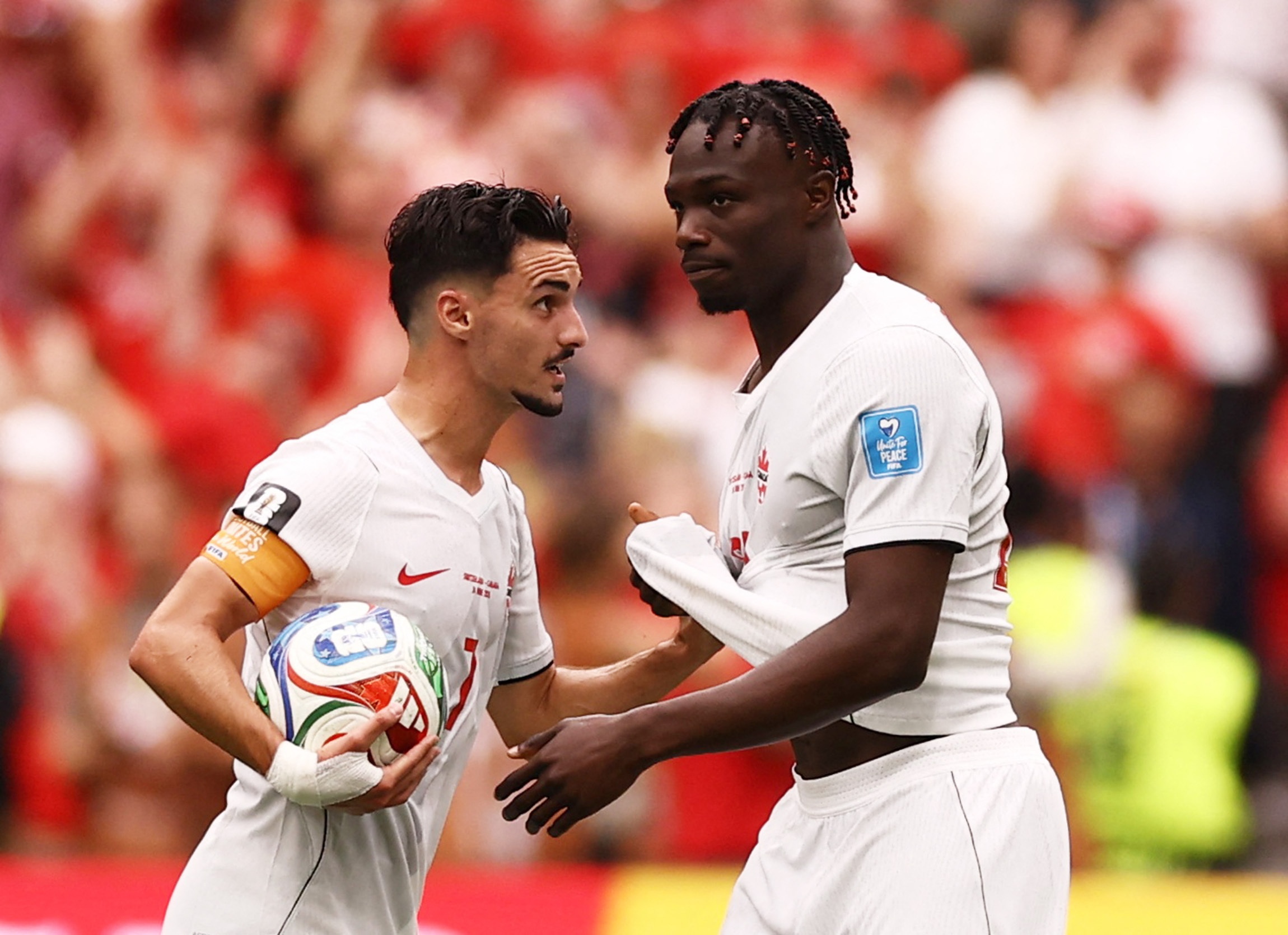 Chu nha Canada lam nen lich su o World Cup hinh anh