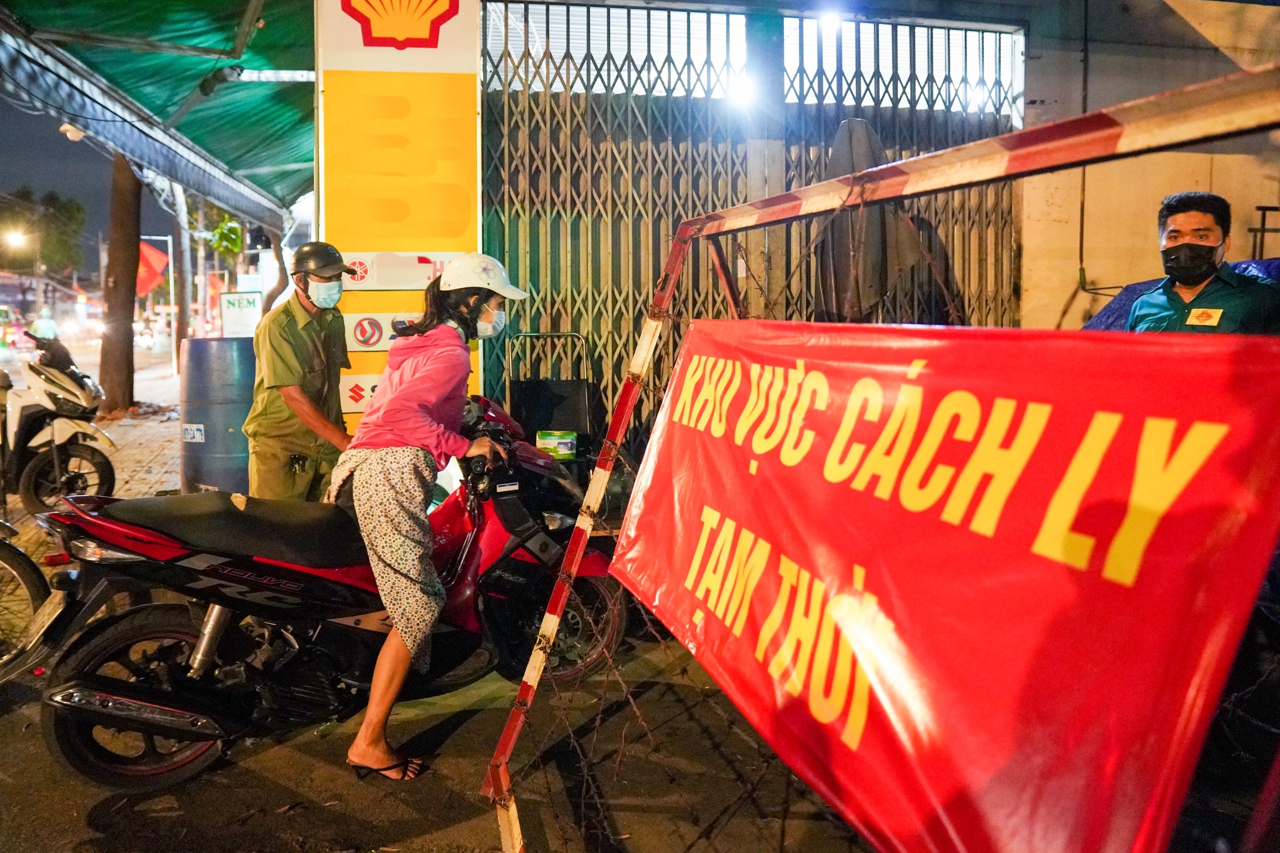 Noi phong toa ca nghi nhiem SARS-CoV-2 o quan Go Vap hinh anh