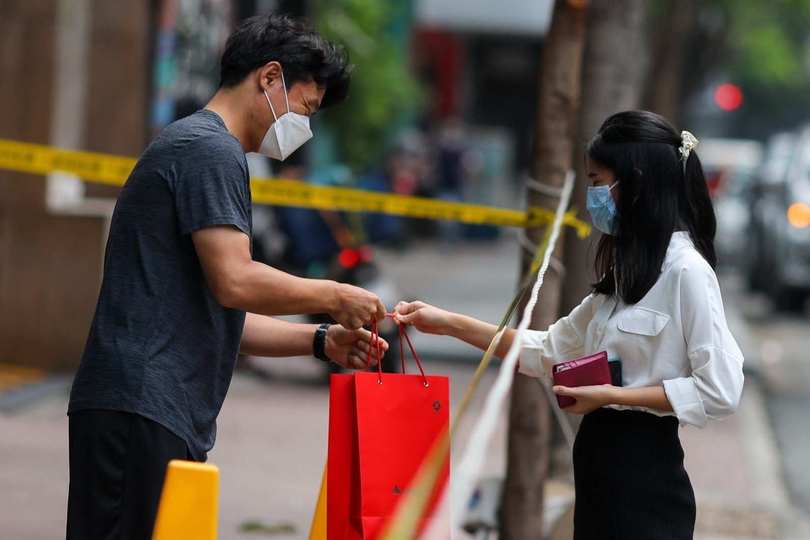 Tiep te do dung vao khach san Sheraton hinh anh