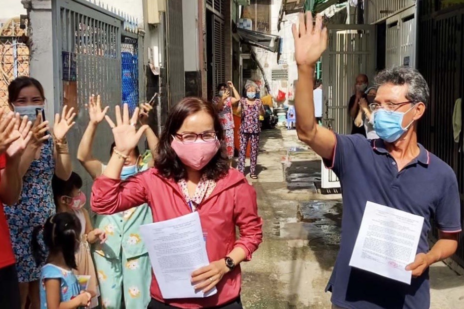 16 ho dan o Go Vap mo nhac, phat co khi duoc go phong toa hinh anh