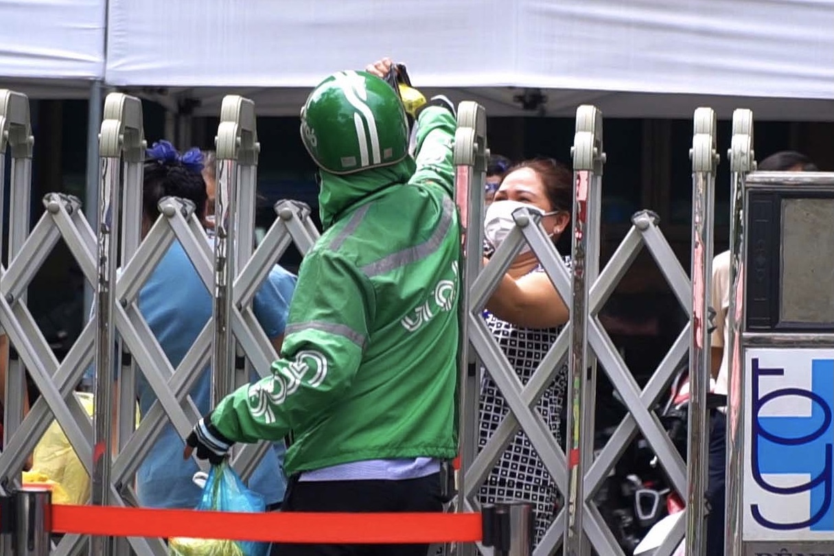 Tiep te do vao Benh vien DH Y duoc TP.HCM vi co ca nghi mac Covid-19 hinh anh