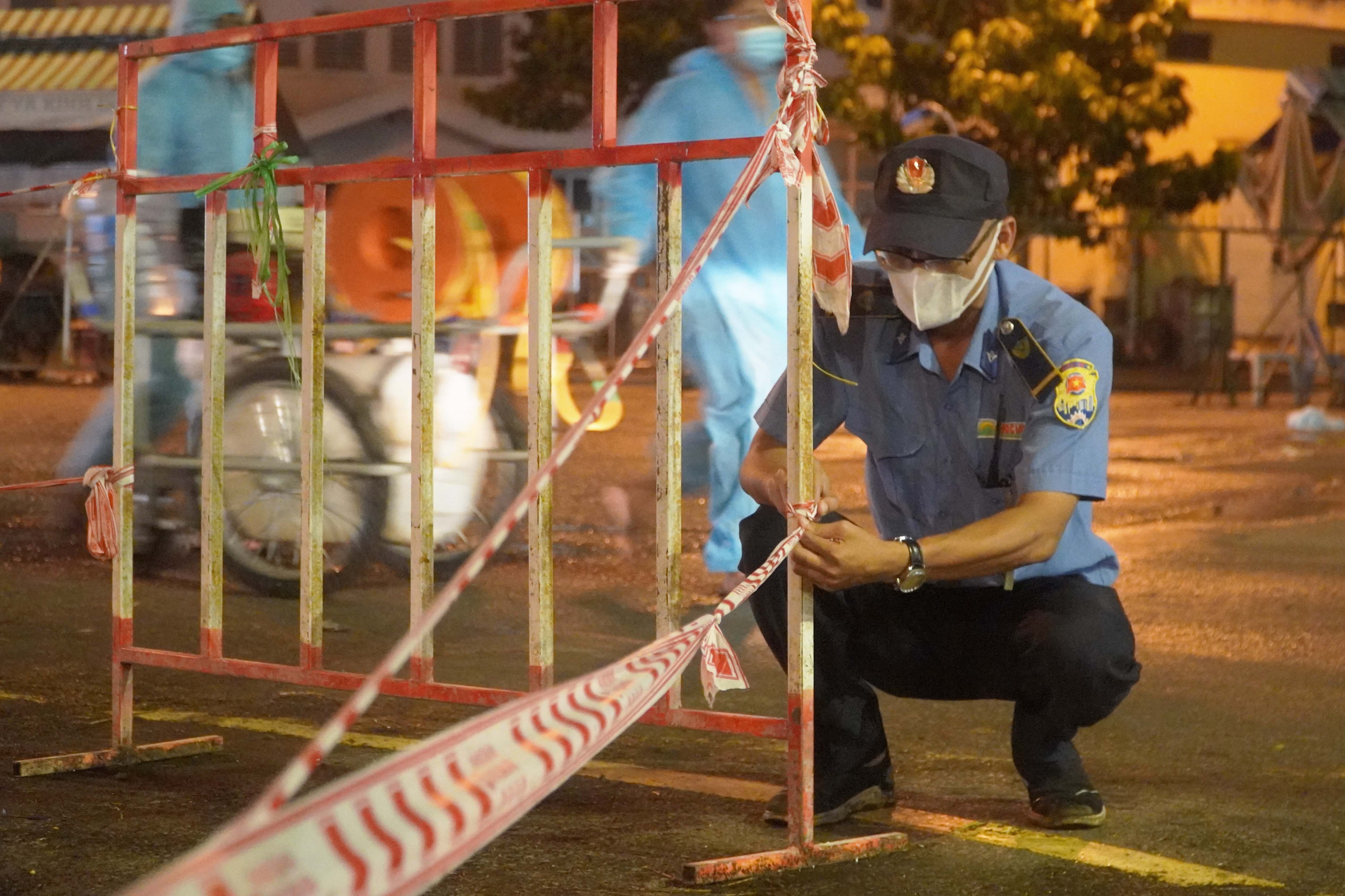 Cho dau moi Hoc Mon tam dong cua de phong, chong dich hinh anh