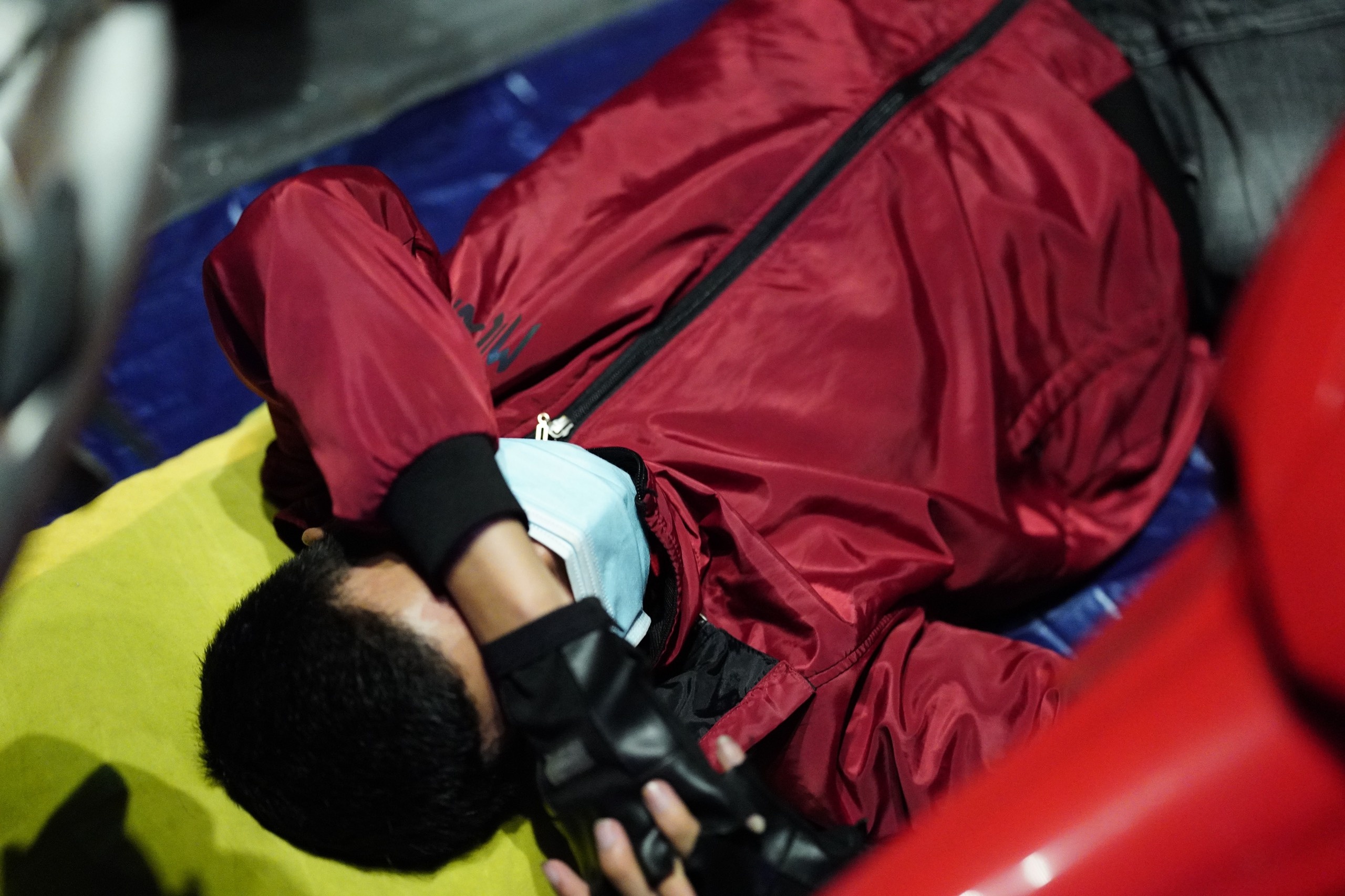 Vat vo giua dem Covid anh 8