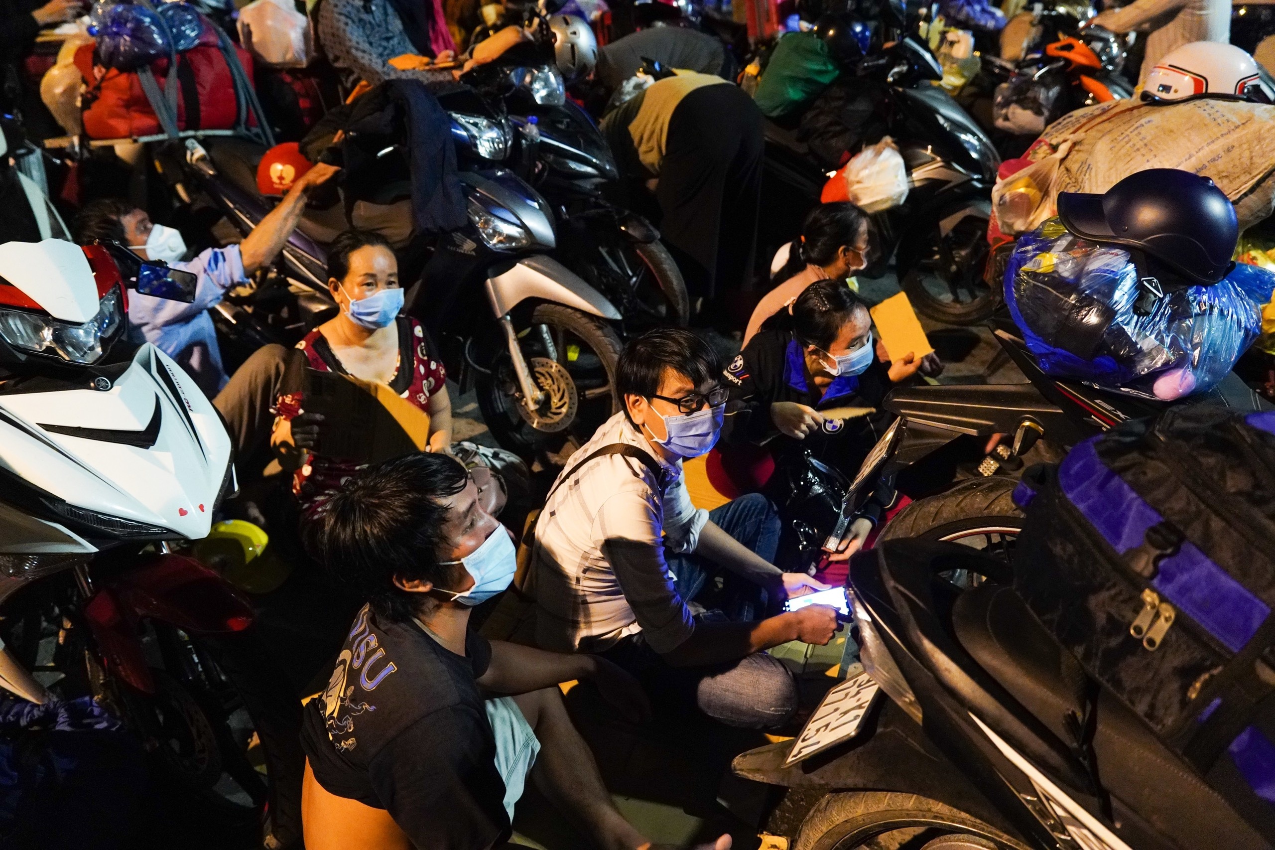 Vat vo giua dem Covid anh 4