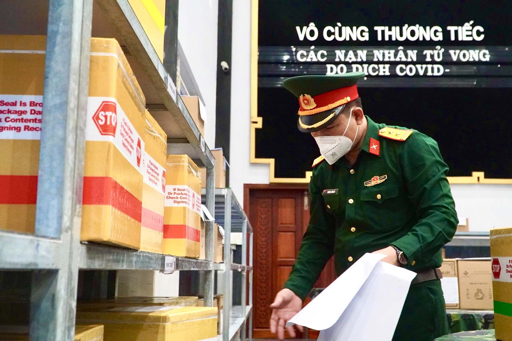 Bo Tu lenh TP.HCM dua tro cot nguoi tu vong do Covid-19 ve que hinh anh