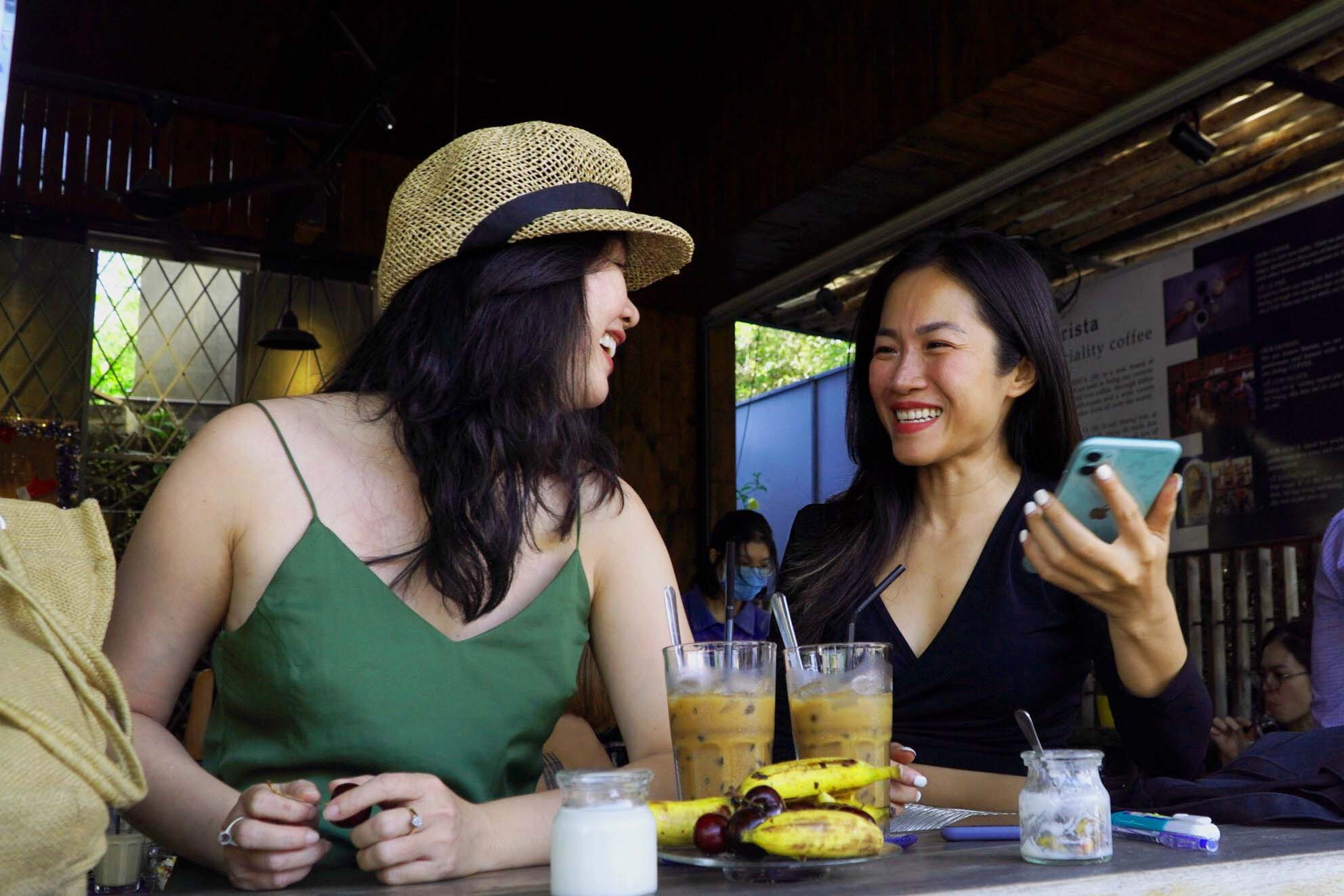 Khach Tay dao choi khu Thao Dien trong ngay dau tien cua 2022 hinh anh