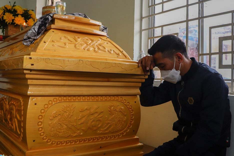 Dua tien cac nan nhan trong vu lat cano o Hoi An hinh anh