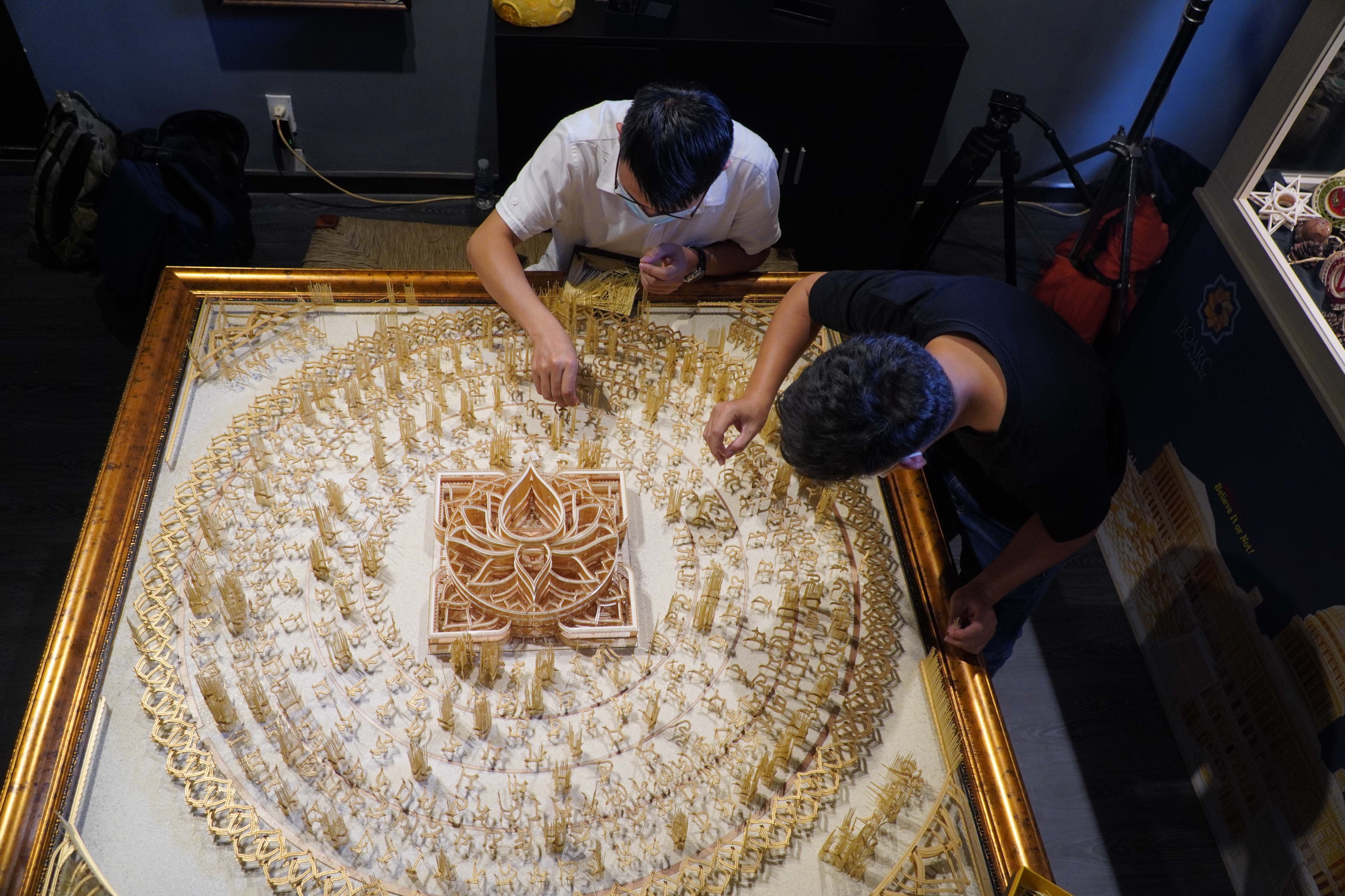 Buc tranh tu 27.000 cay tam giang o TP.HCM hinh anh