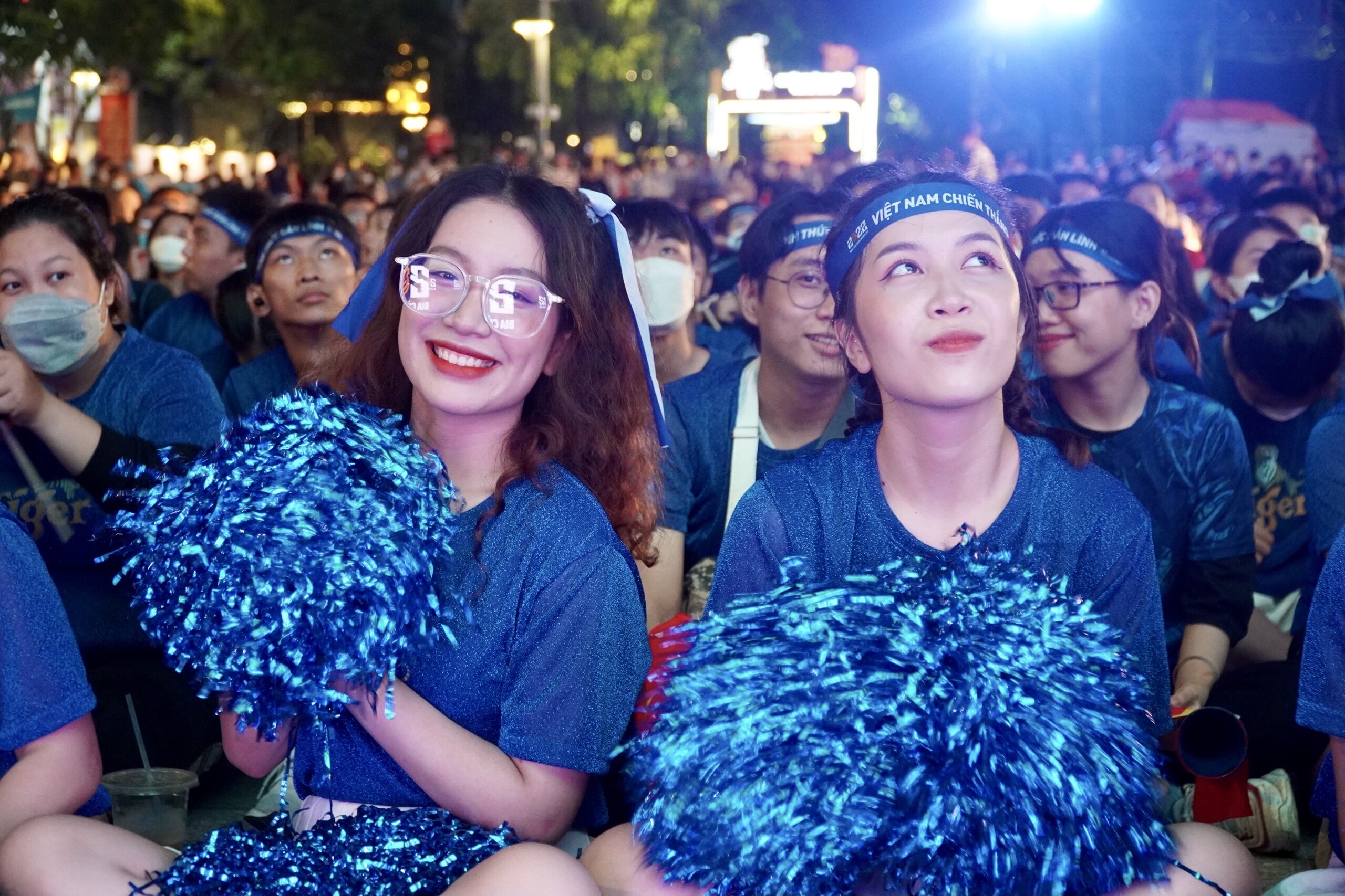 CDV U23 Viet Nam: 'Xem bong da o Viet Nam vui hon o My' hinh anh