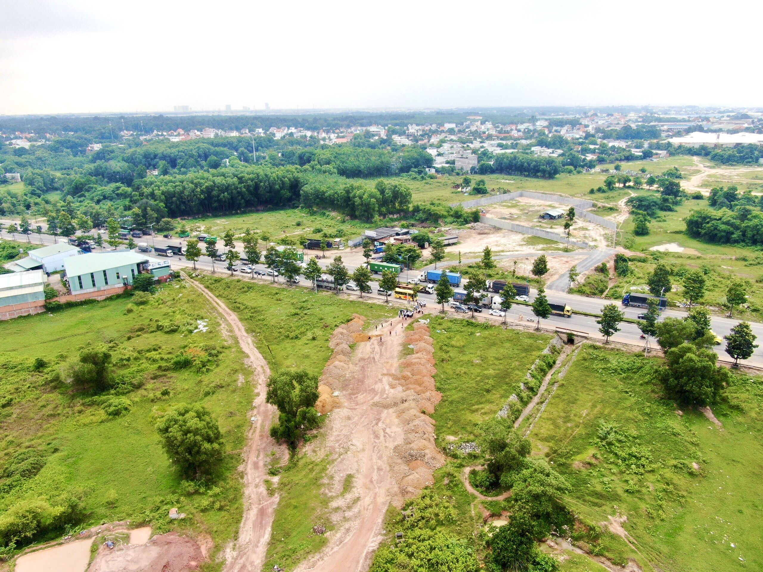 Noi tuyen vanh dai 3 se di qua TP.HCM va 3 tinh lan can hinh anh