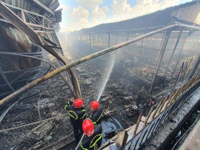 Cong an TP.HCM: Se dam bao loi ich nguoi dan trong vu chay bai xe hinh anh