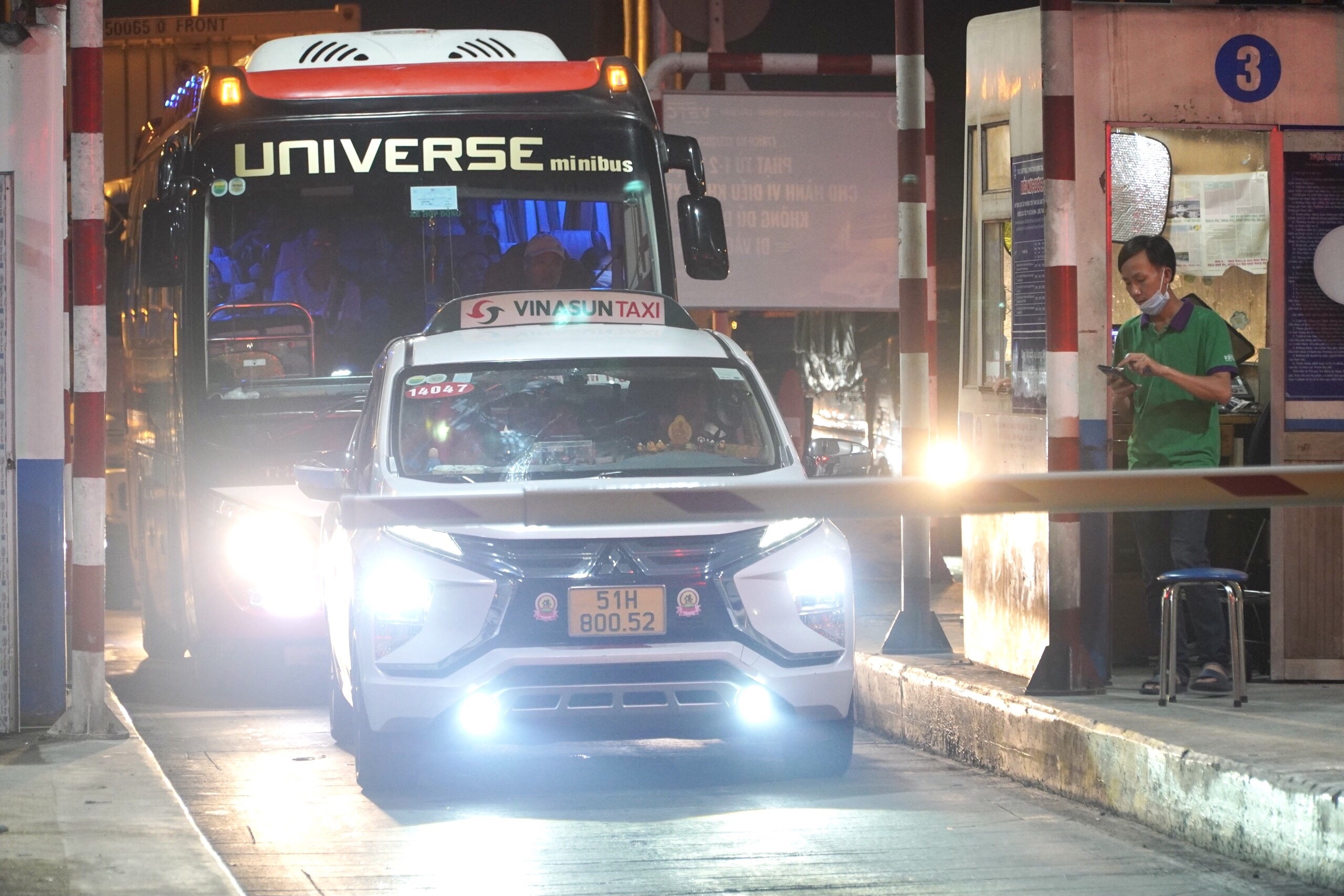 Tai xe gap su co khi qua cao toc Long Thanh - Dau Giay hinh anh