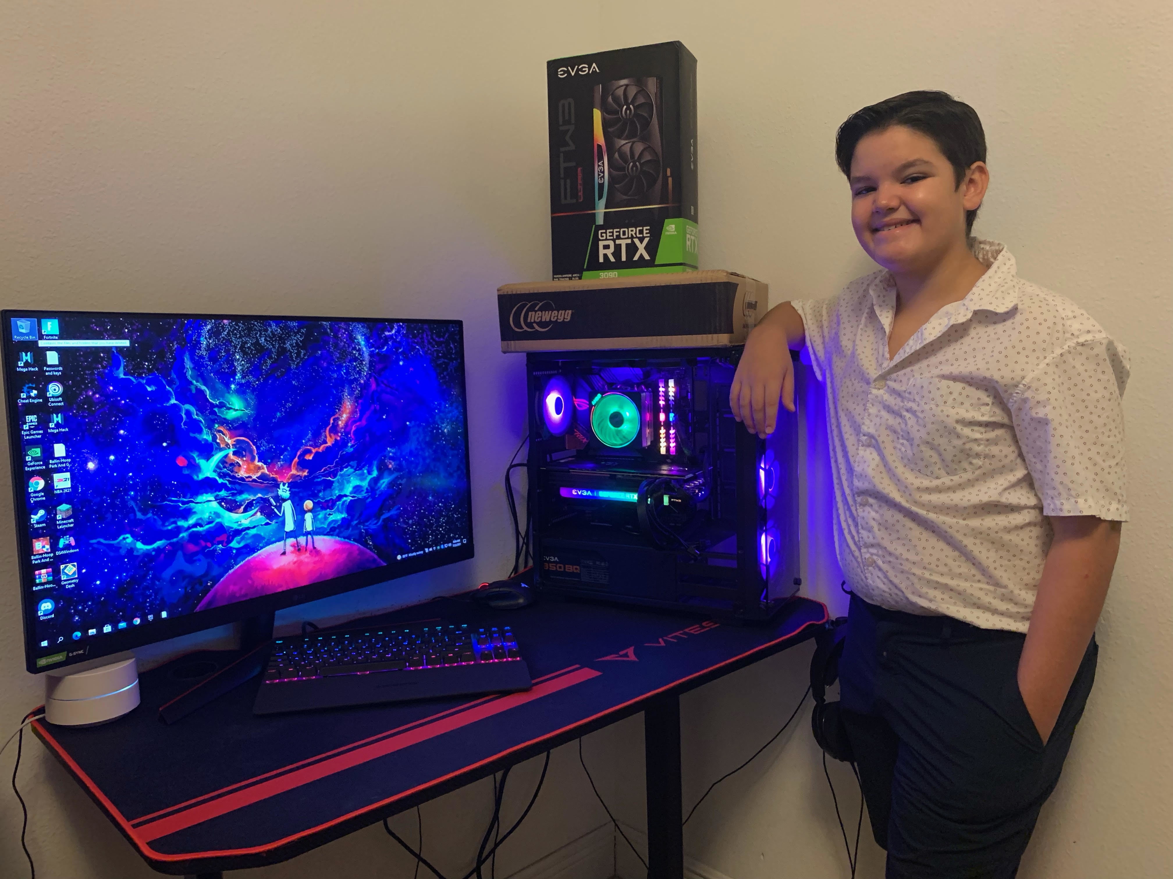 Cau be 11 tuoi tim ra meo vuot 100.000 nguoi, mua card do hoa hiem hinh anh