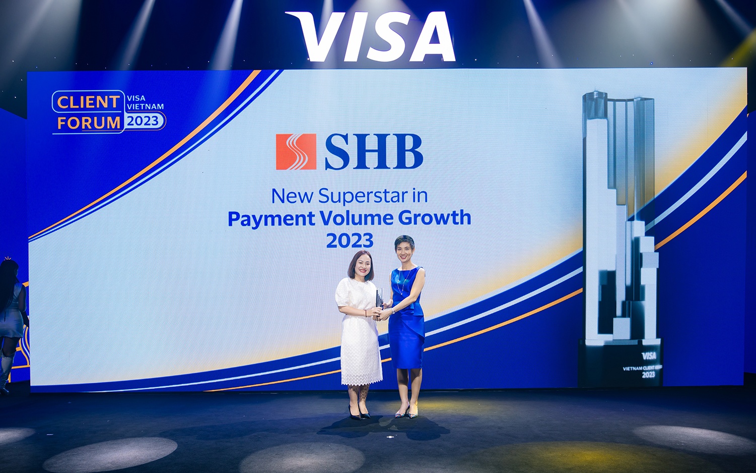 Visa vinh danh SHB la ‘Ngoi sao tang truong the nam 2023’ hinh anh