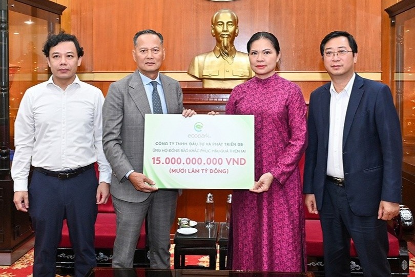 Nha sang lap Ecopark ung ho dong bao chiu hau qua thien tai 15 ty dong hinh anh