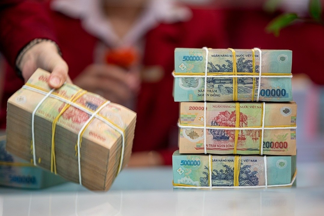 Dau tu kenh nao de tien nhan roi cuoi nam sinh loi? hinh anh