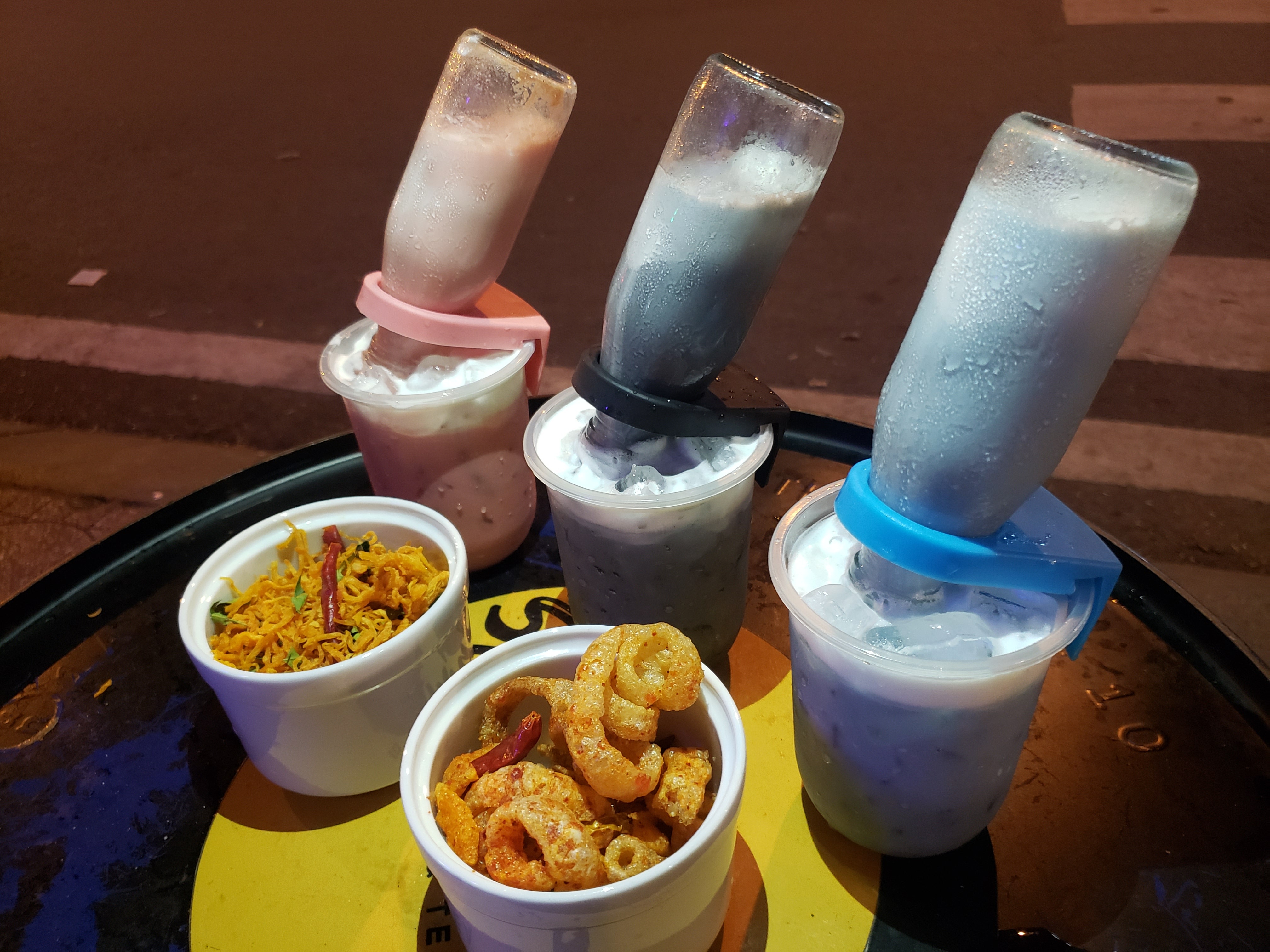 Tra sua up nguoc - trao luu moi hut gioi tre TP.HCM hinh anh