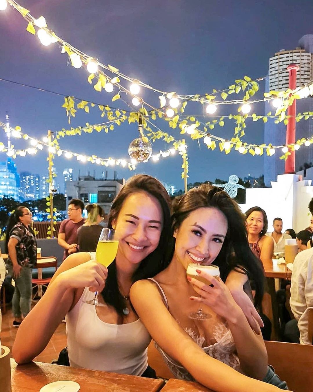 Dong Nhi va Ong Cao Thang anh 8