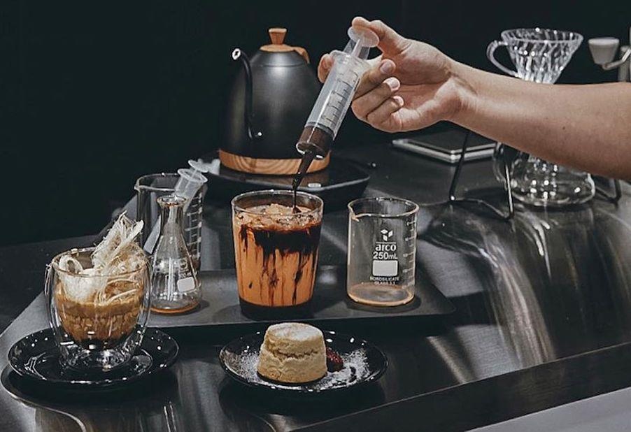 Mon ca phe dung trong ong tiem o Thai Lan hinh anh