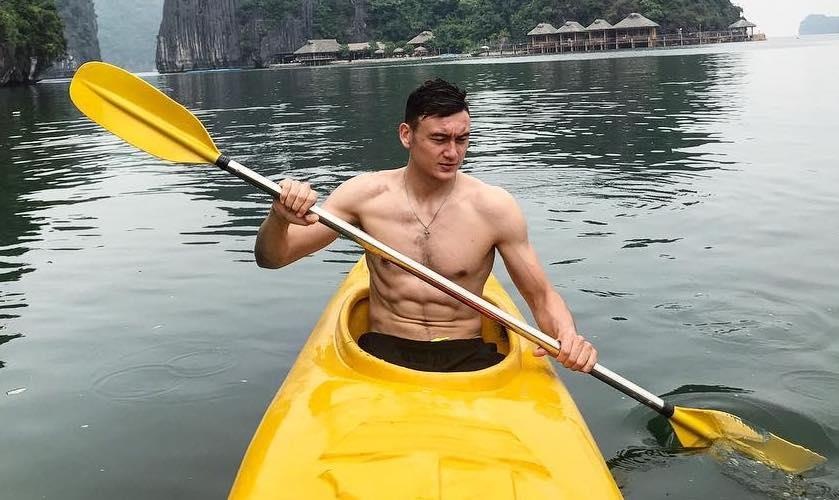 Ai la nguoi di du lich nhieu nhat trong dan cau thu Viet? hinh anh