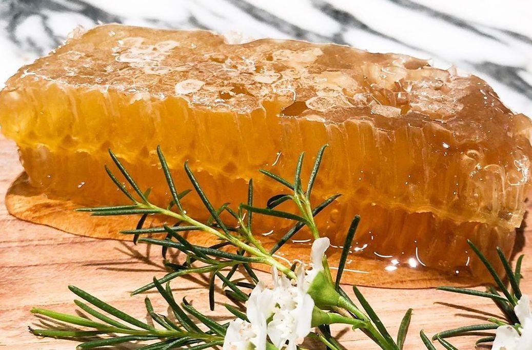 Bi mat dang sau loai mat ong dat nhat the gioi hinh anh